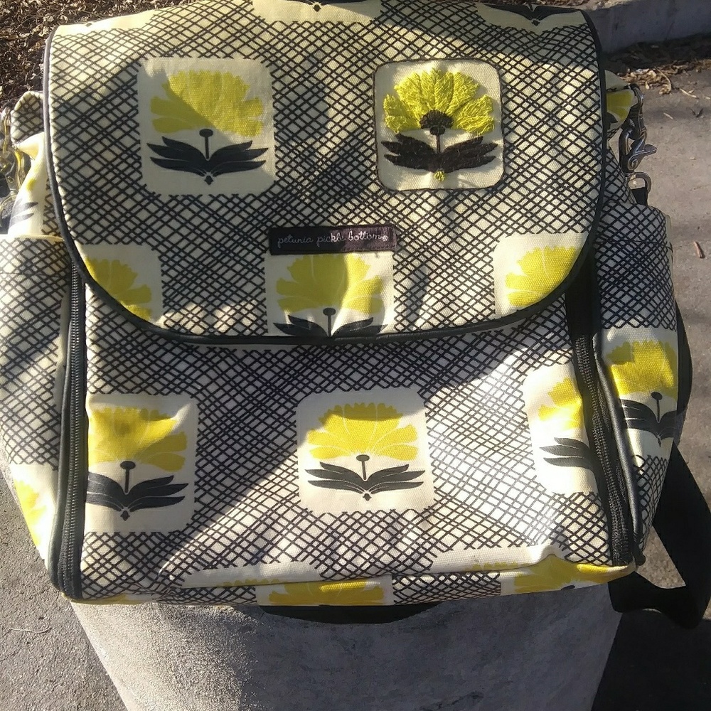 PETUNIA PICKLE BOTTOM DIAPER BAG